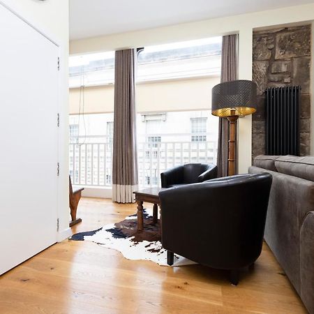 Joivy 1 Bed Flat In Old Town, Next To St Giles Cathedral Appartement EDI Buitenkant foto