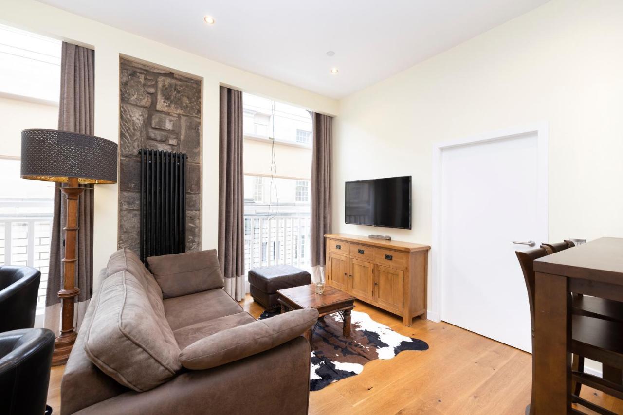 Joivy 1 Bed Flat In Old Town, Next To St Giles Cathedral Appartement EDI Buitenkant foto