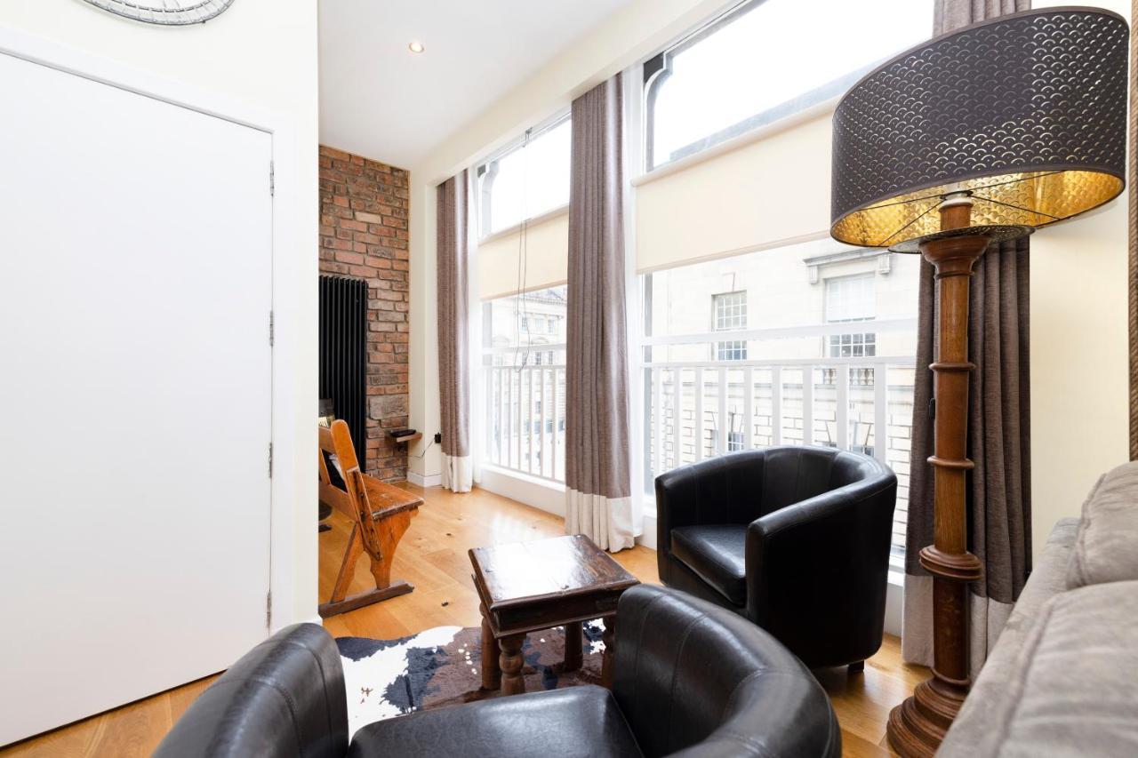 Joivy 1 Bed Flat In Old Town, Next To St Giles Cathedral Appartement EDI Buitenkant foto