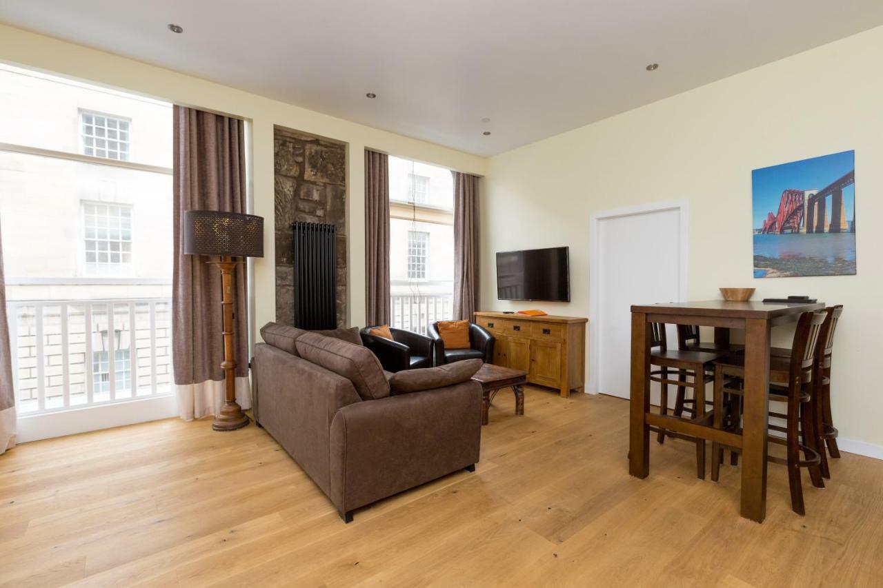 Joivy 1 Bed Flat In Old Town, Next To St Giles Cathedral Appartement EDI Buitenkant foto